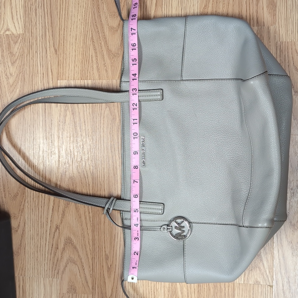 Michael Kors Ashbury Large Grab Leather Bag - Picture 11 of 14